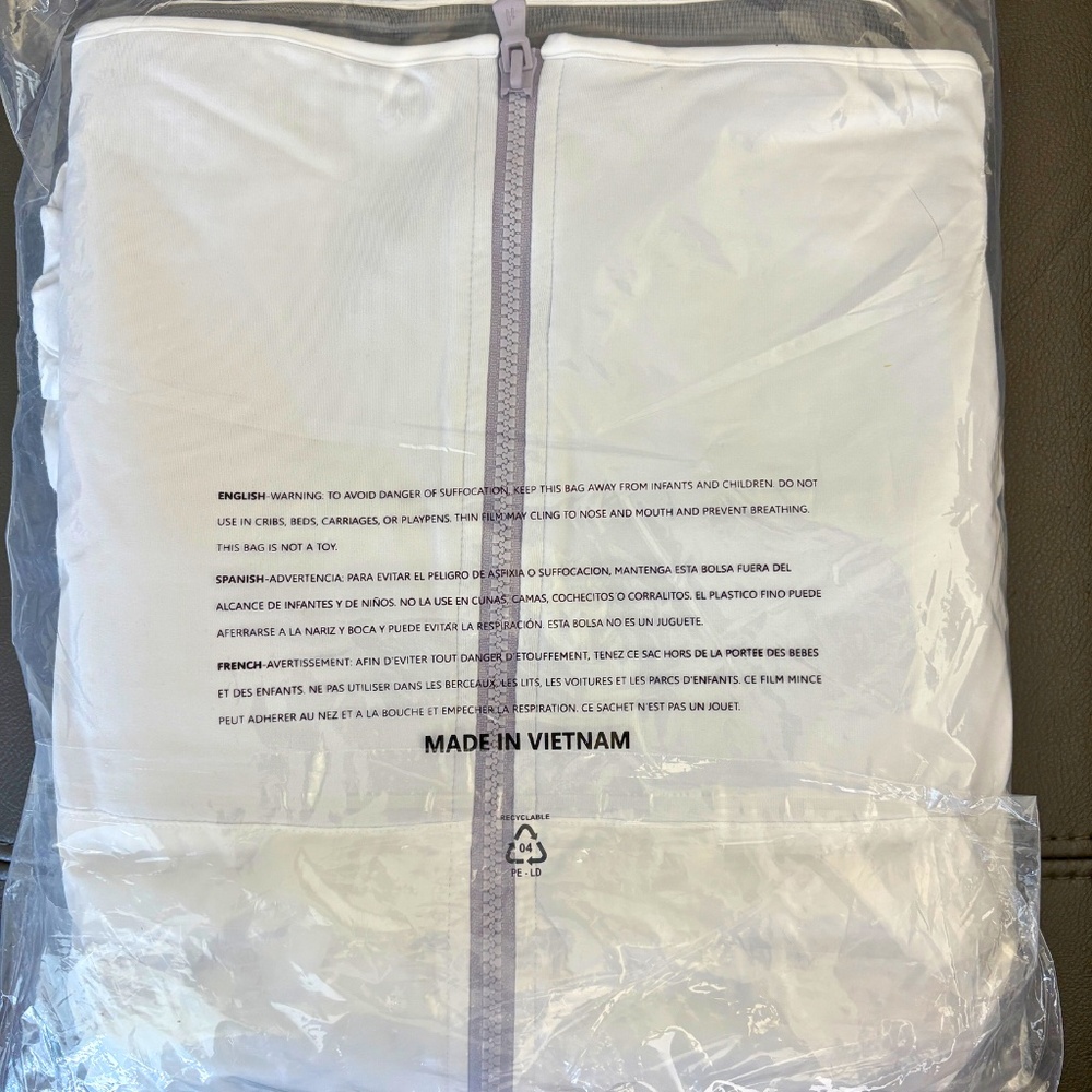Johnnie-O Ziglar Vest Medium White NWT NEW IN BAG $258 Discontinued - Picture 6 of 6